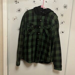 Green and Black Checkered Shirt Jacket Lightweight Outdoor Style